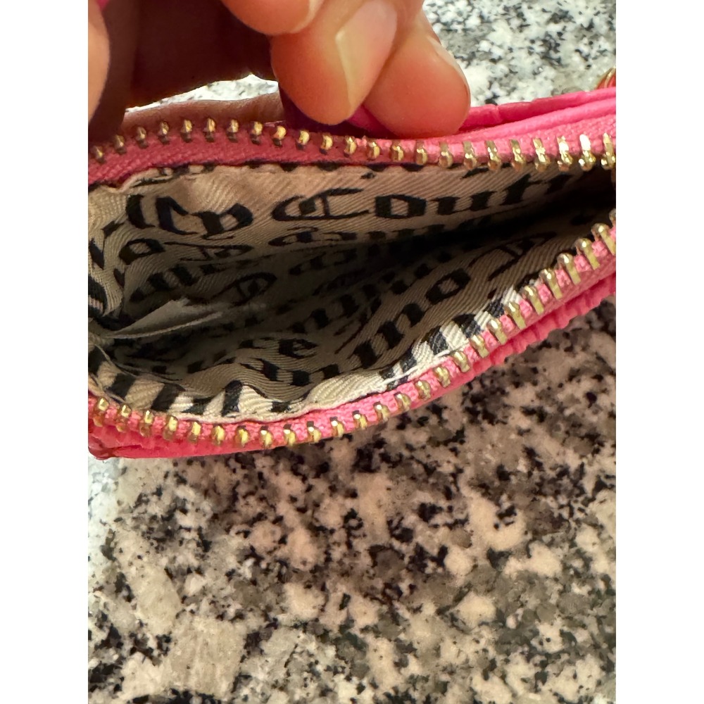 Juicy Couture Pink Embossed Logo Card Holder Wallet ID Case Keychain Zip Pocket - Picture 4 of 5